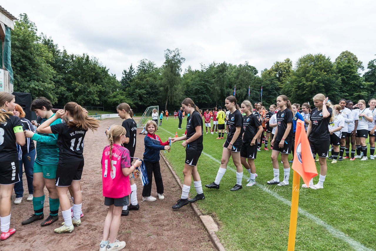 Bild 126 - Loewinnen Cup